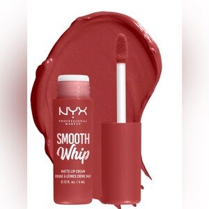 NYX Smooth Whip Matte Lip- Parfait